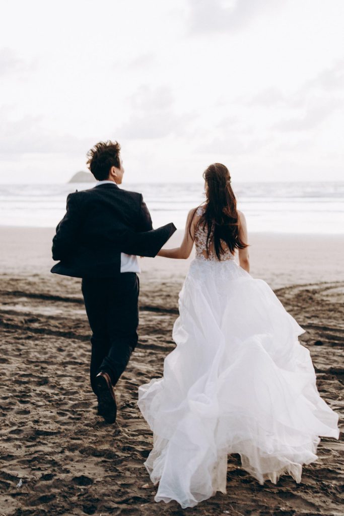 Michael & Xiao's seaside pre-wedding shoot in Auckland