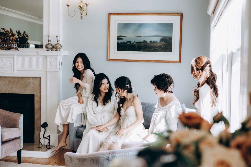 Kimber sharing wedding morning moments with her bridesmaids
