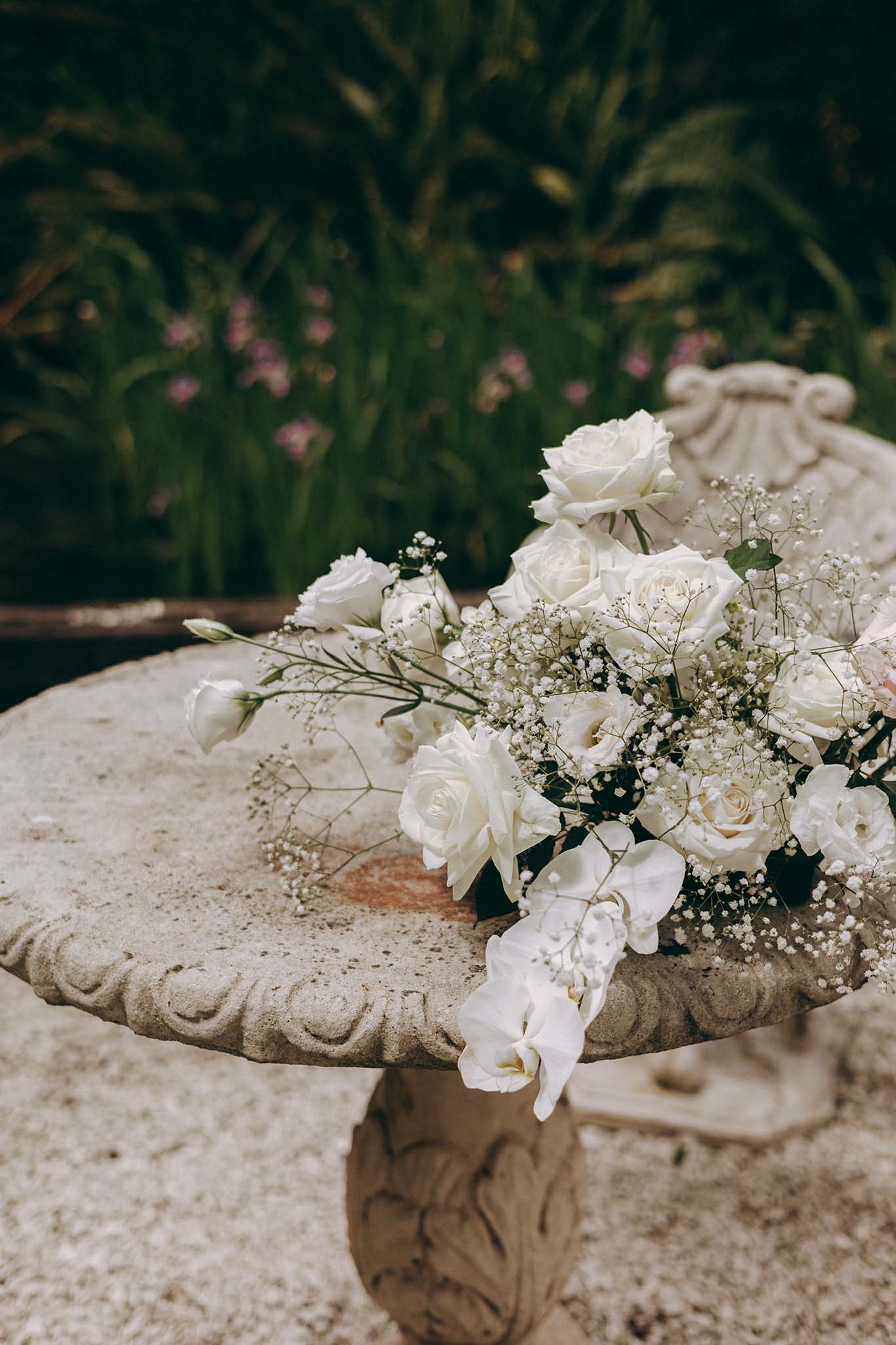nz-ifusion-wedding-signing-table-florals-4